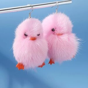 Adorable Fluffy pink chick earrings 🐥